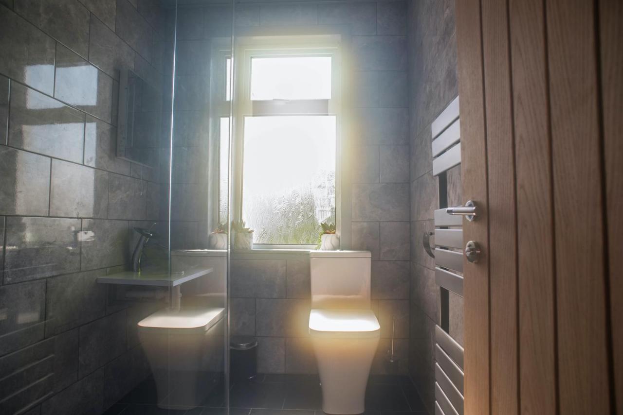 Luxury Super Central Cottage With A Hot Tub/ Gym Portree Exterior photo