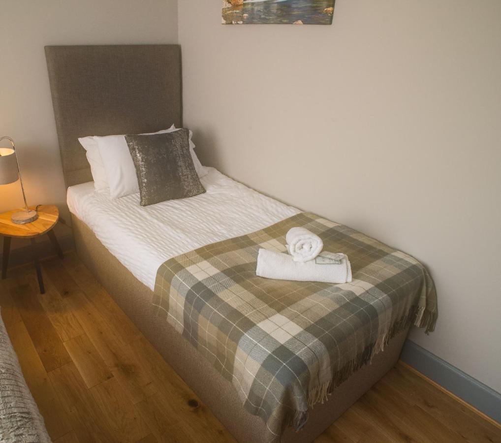 Luxury Super Central Cottage With A Hot Tub/ Gym Portree Exterior photo