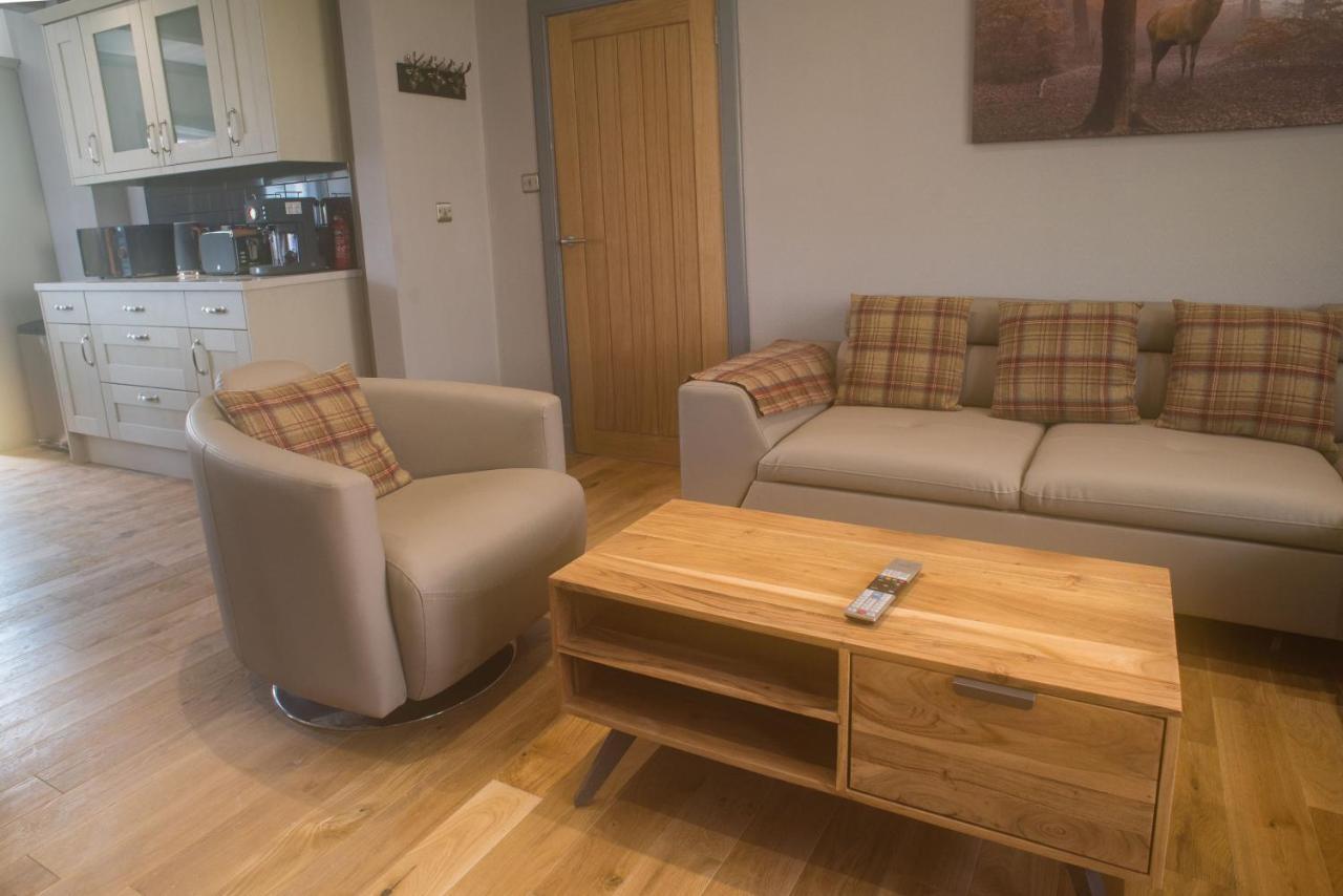 Luxury Super Central Cottage With A Hot Tub/ Gym Portree Exterior photo